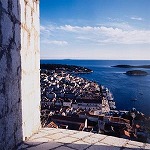 フバールの街とアドリア海（クロアチア）